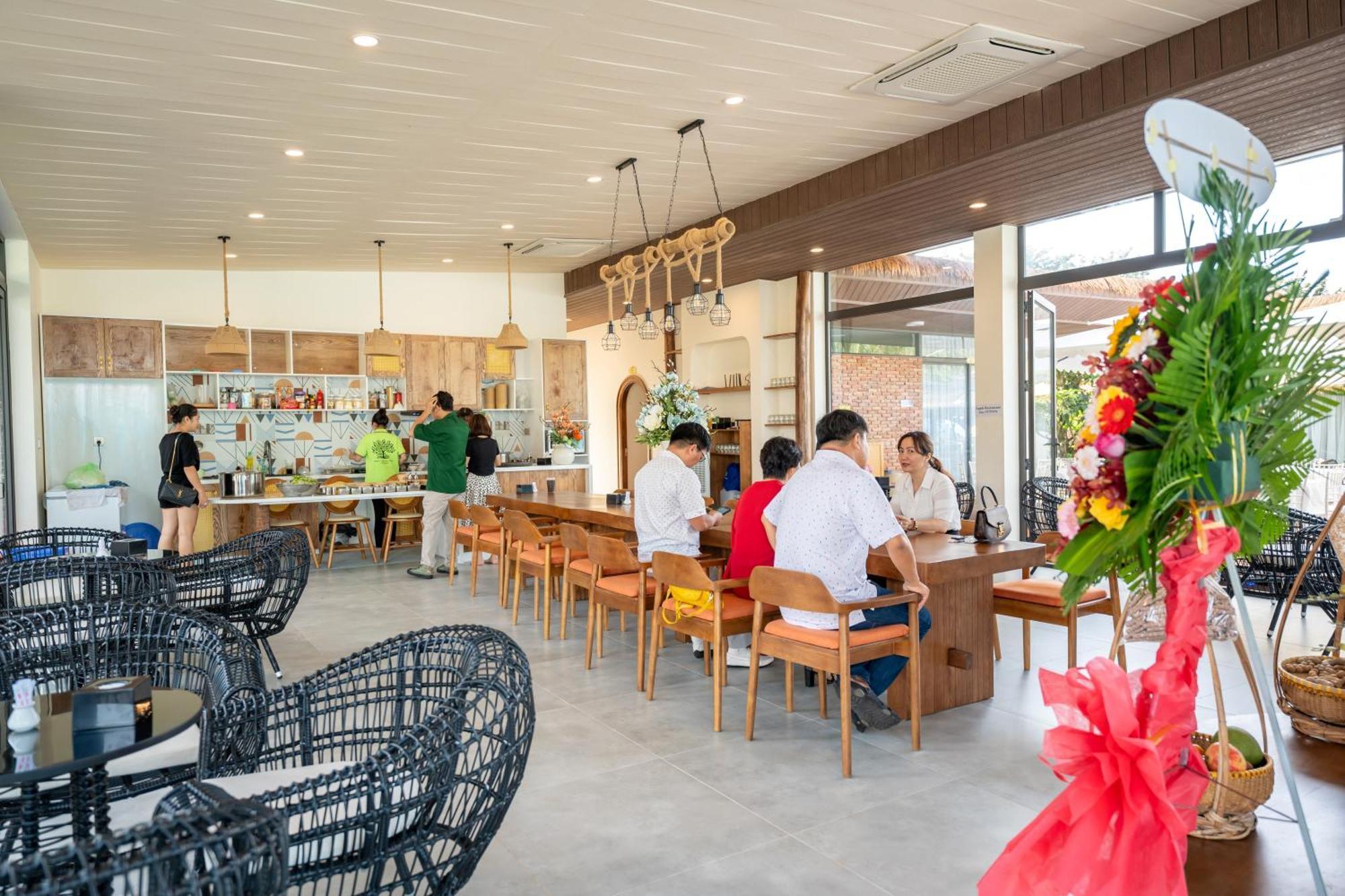 Apple House & Coffee Hotel Bà Rịa Exterior foto
